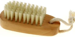 Neglebørste i tre